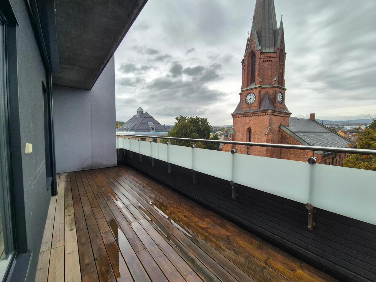 Séjour chez l'habitant Modern In Shared With A Beautiful Private Balcony
